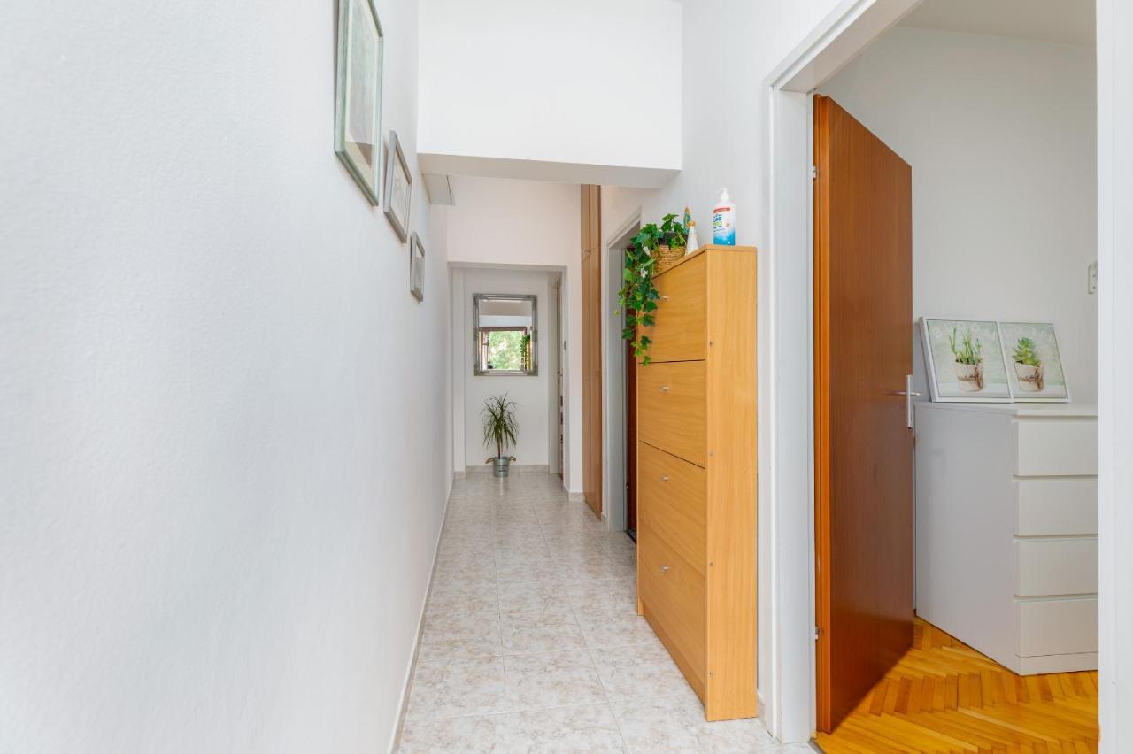 Apartment Tesic Close To The Sea With Shared 4Xbicycles Fažana Eksteriør billede