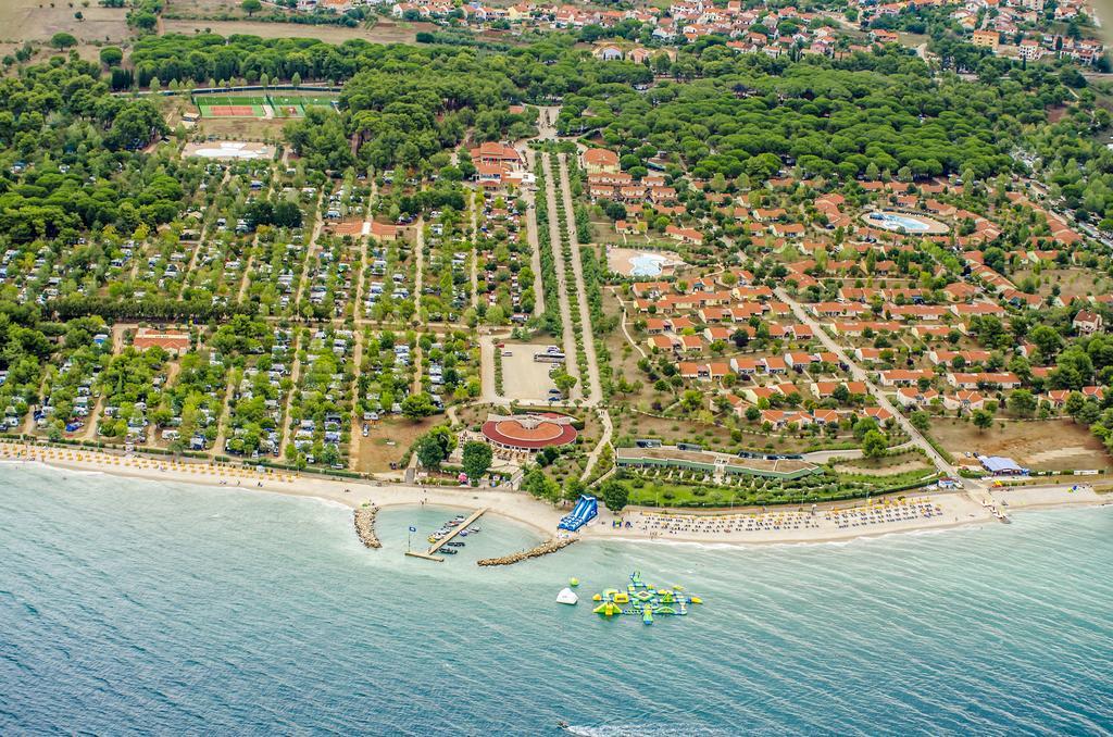 Apartment Tesic Close To The Sea With Shared 4Xbicycles Fažana Eksteriør billede